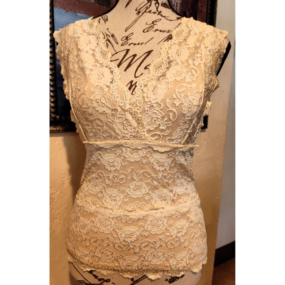 New Sexy Elegant Stretch Scalloped Edged Lace Lined Sleeveless Blouse Sz S